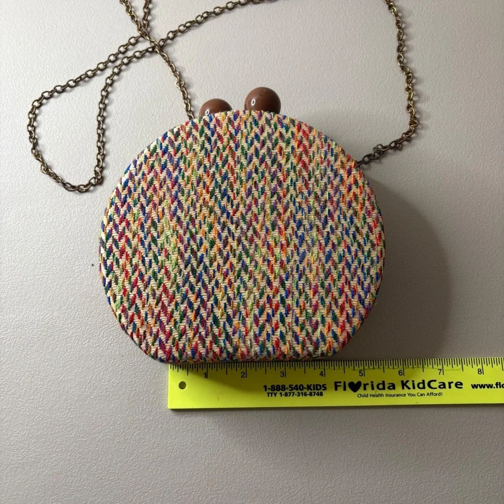 Love Kuza Multi Woven Straw Round Crossbody Bag Rainbow Chevron Kiss Lock Clutch